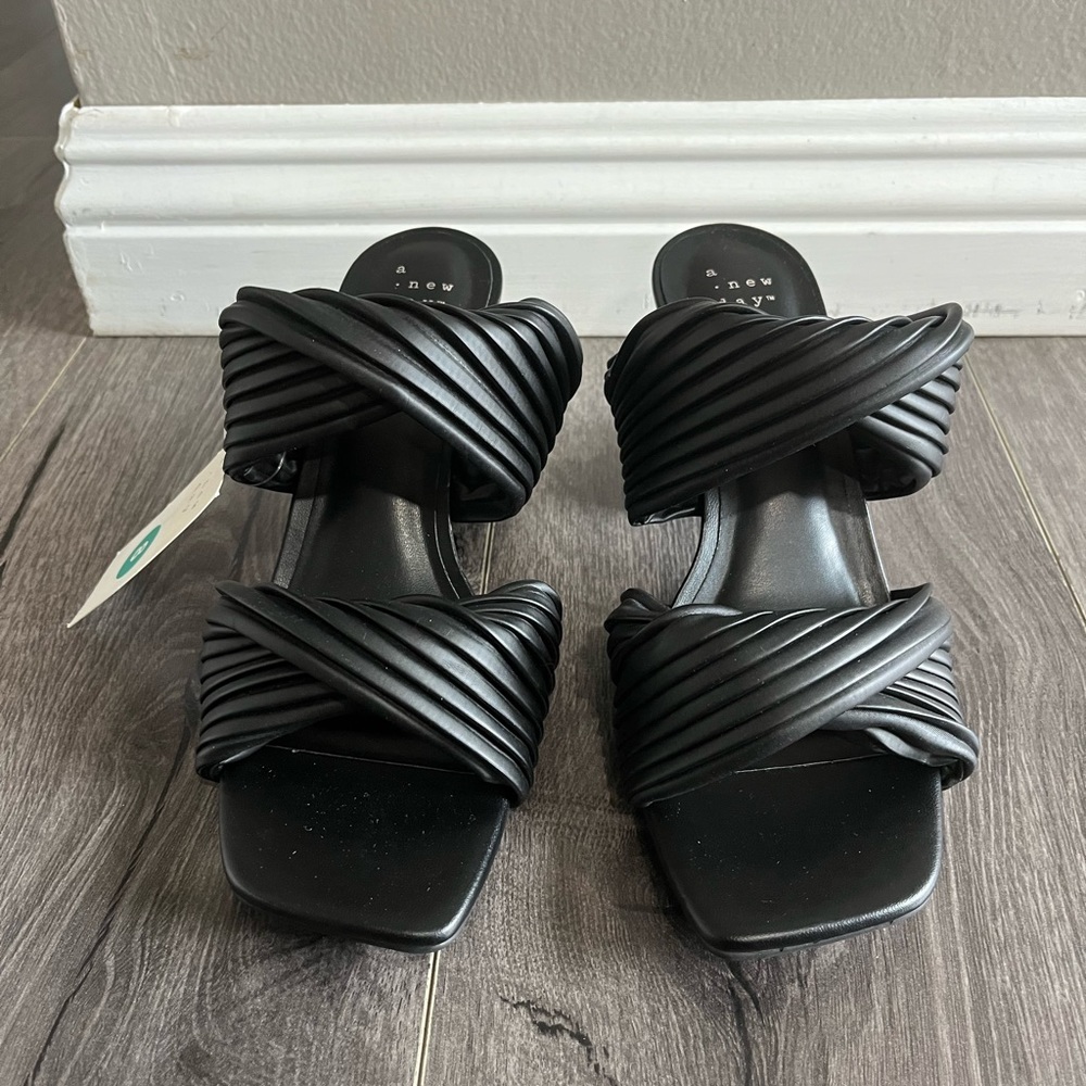a new day Black Twisted Strap Heeled Sandals - Picture 4 of 6